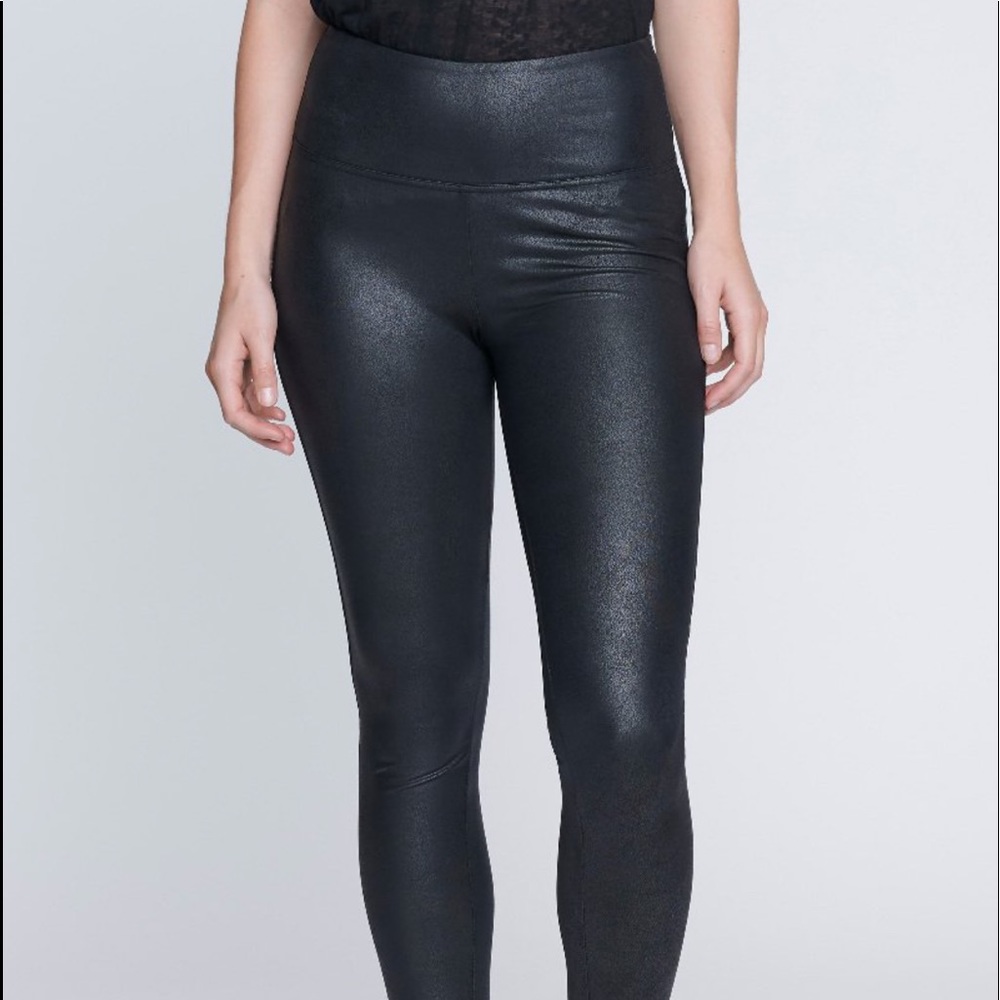 ULTRA HIGH RISE SCULPTING LEGGING